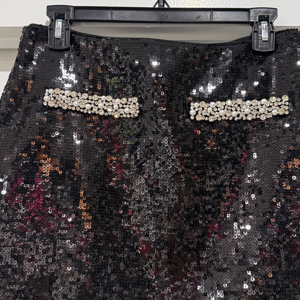 Veronica Beard Perry Pearl-Trim Sequin Skirt
Size 6.  Worn once - Picture 6 of 8